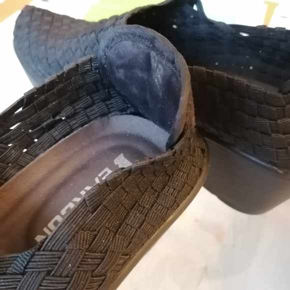 Black wedge heeled shoes size 6.5 - Picture 3 of 6